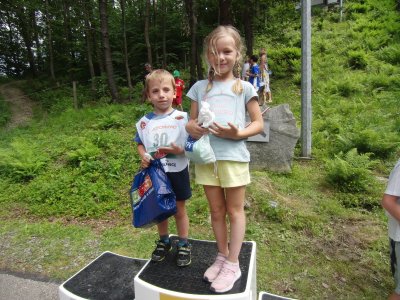 Najmłodsi uczestnicy Adam Okrashko 5lat WSS Wisła,Milena Hula Sokół Szczyrk 8lat